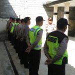 Patroli Harkamtibmas, Kapolsek Ngantang Polres Batu Pimpin Langsung Apel Pagi Di Halaman Mako Polsek Berikan APP Sebelum Melaksanakan Tugas