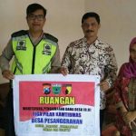 Menjaga Wilayah Aman, Anggota Bhabinkamtibmas Polsek Batu Kota Polres Batu Sambangi Ruang Kamtibmas Tiga Pilar
