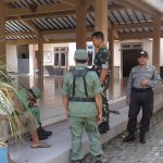 Laksanakan Giat Tatap Muka, Anggota Bhabinkamtibmas Polsek Ngantang Polres Batu Binluh Kepada Para Linmas di wilayah desa Binaanya