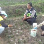 Anggota Bhabin Polsek Batu Polres Batu Sambang Desa Petani Jaga Sinergitas
