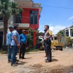 Sambang Warga Perumahan Bhabinkamtibmas Kelurahan Temas Polsek Batu Sampaikan Pesan Kamtibmas Menjaga Keamanan Wilayah