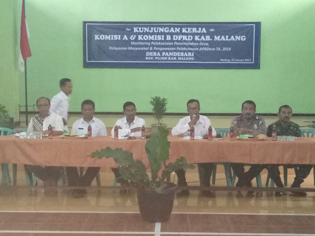 Bhabinkamtibmas Desa Pandesari Polsek Pujon Menghadiri Giat Monitoring Komisi A dan B Kabupaten Malang
