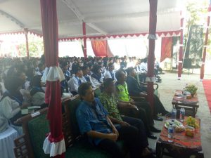 Bhabinkamtibmas Polres Batu Mewakili Undangan Wisuda Di SMP Negeri 01 Kasembon
