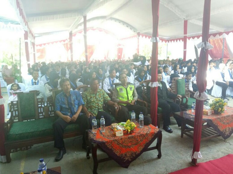 Anggota Polres Batu Hadir Dalam PerpisahanPelajar SMPN 02 Kasembon