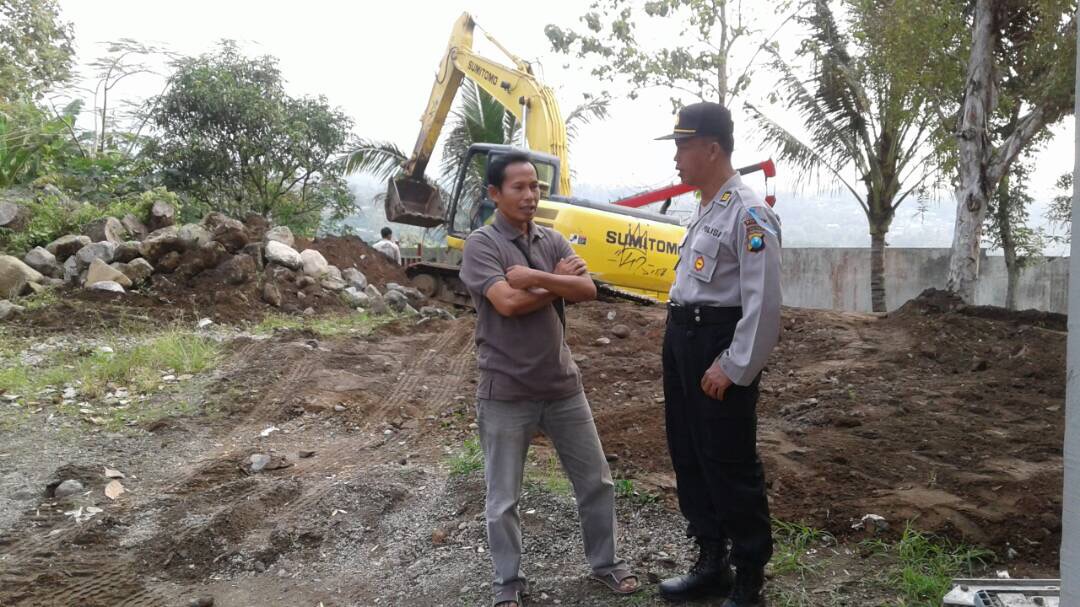 Kapolsek Ngantang Polres Batu Melaksanakan giat Patroli Dialogis di Perum PJT Selorejo