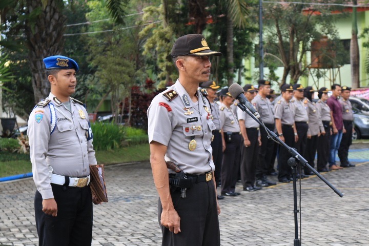 Anggota Polres Batu Laksanakan Giat Apel Pagi Di Pimpin Kabag Ops