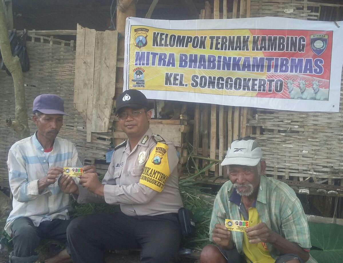 Dalam rangka Tingkatkan Harkamtibmas, Polsek Batu Polres Batu Bermitra Dengan Kelompok Peternak di desa Songgokerto