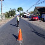 Polsek Pujon Polres Batu Poros Pagi Rutin Berikan Pelayanan Kepada Pengguna Jalan di Pagi Hari