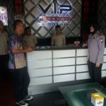Kasat Binmas Polres Batu Binluh Kepada Pengelola Karaoke Doremi VIP Dalam Rangka Ops Bina Kusuma Semeru II 2017