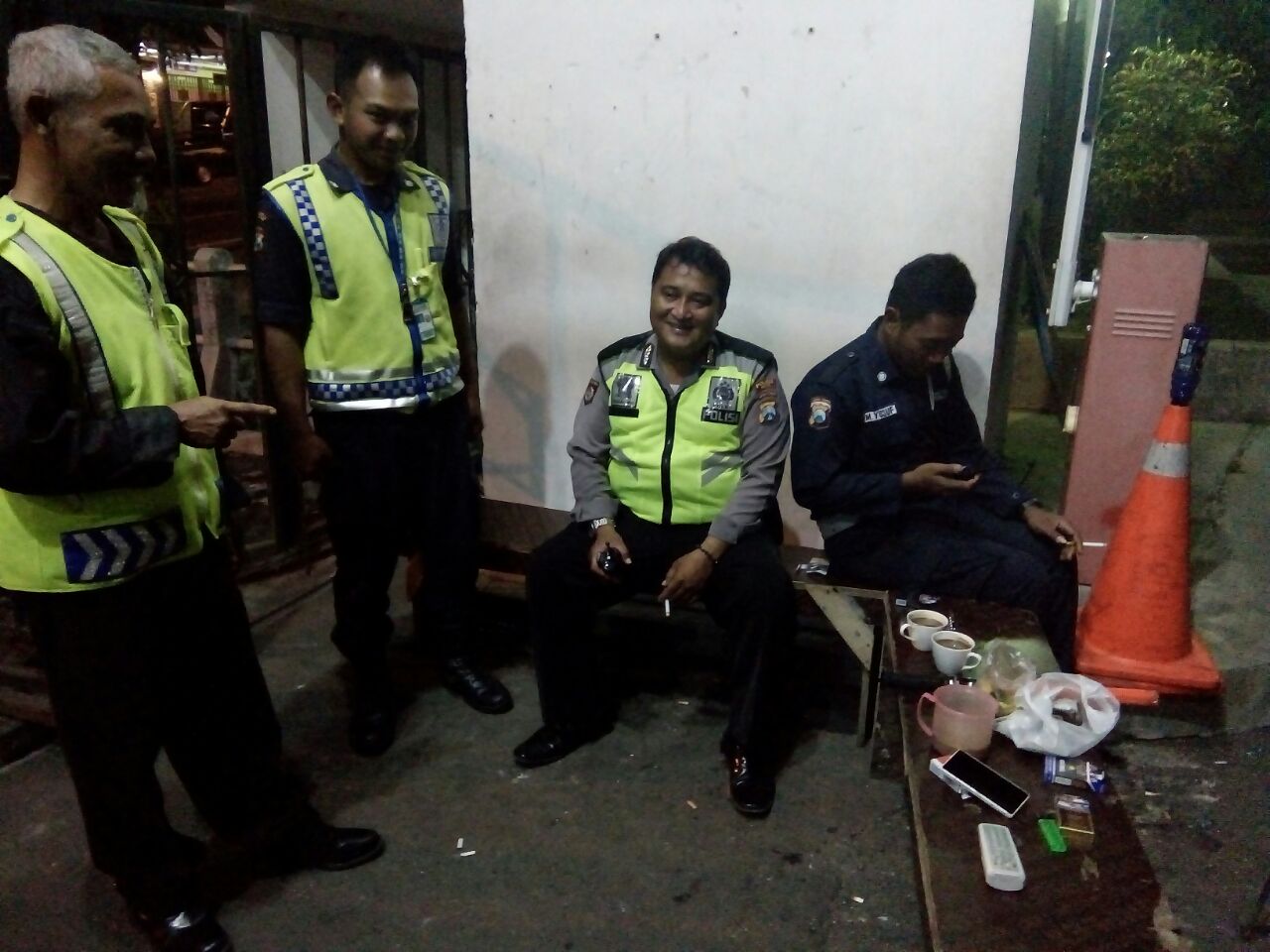 Anggota Polsek Junrejo Polres Batu Mengadakan Patroli Rutin Kampus dan Hotel