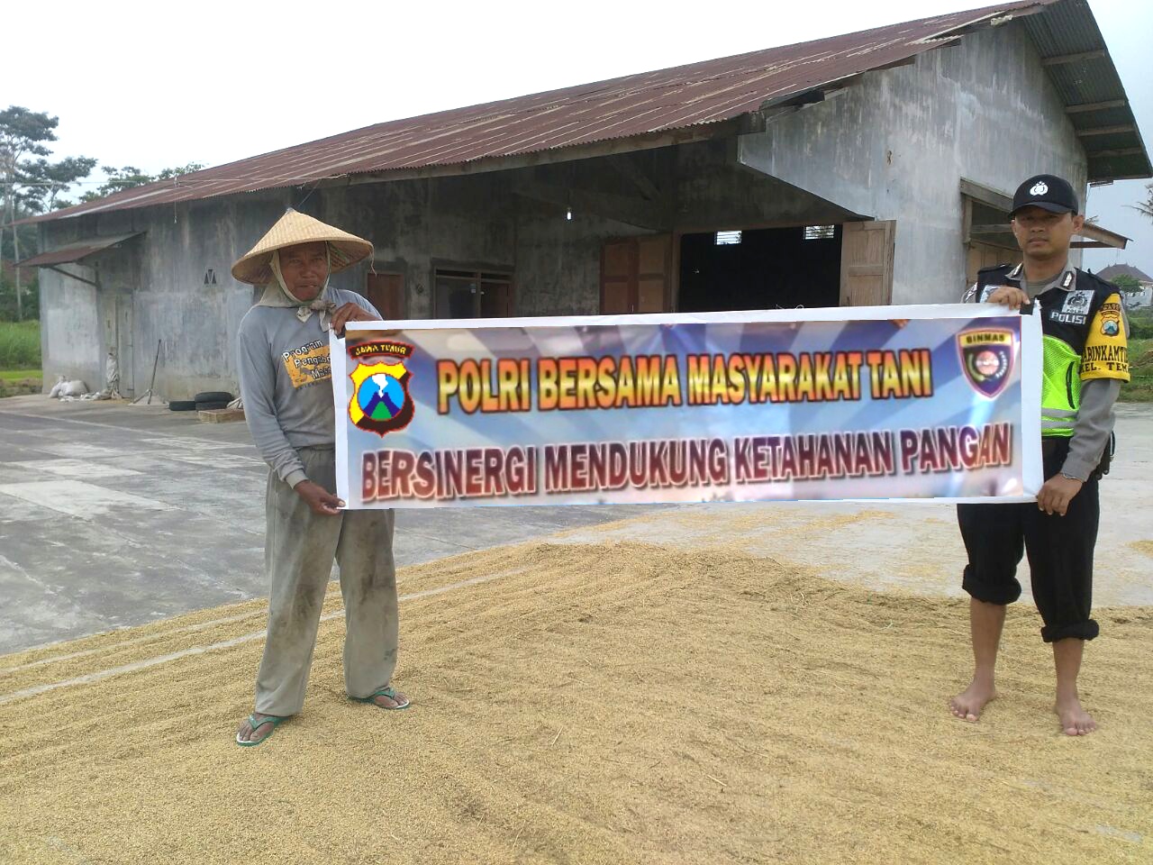 Brigadir Anton Bersinergi dengan Petani Binmas Polsek Batu Kota Polres Batu Mendukung para petani