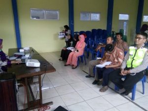 Anggota Bhabinkamtibmas Polsek Pujon Polres Batu Hadir Dalam Giat Musyawarah Mufakat Desa