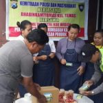 Anggota Bhabinkamtibmas Polsek Batu Polres Batu Melaksanakan Giat Sambang Memberikan Himbauan Kamtibmas Ke Home Industri Kue