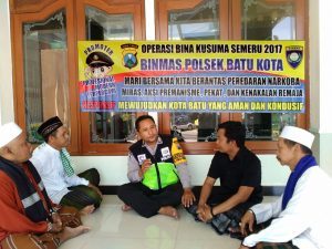 Anggota Polsek Batu Polres Batu Laksanakan Kunjungan Silaturrahmi ke Tokoh Agama di Wilayahnya Tingkatkan Sinergritas Kemitraan