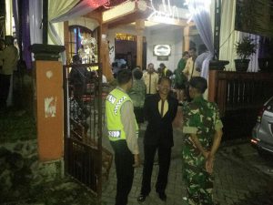 Anggota Polsek Junrejo Polres Batu Giatkan Pengamanan Perayaan Natal