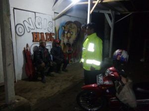 Polsek Pujon Polres Batu Lakukan Kegiatan Patroli ke Penduduk Guna Sampaikan Pesan Kamtibmas