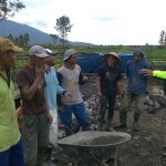 Wujud Pengawasn Dana Desa Anggota Bhabin Polsek Batu Polres Batu Cek Proyek Pembangunan Jembatan