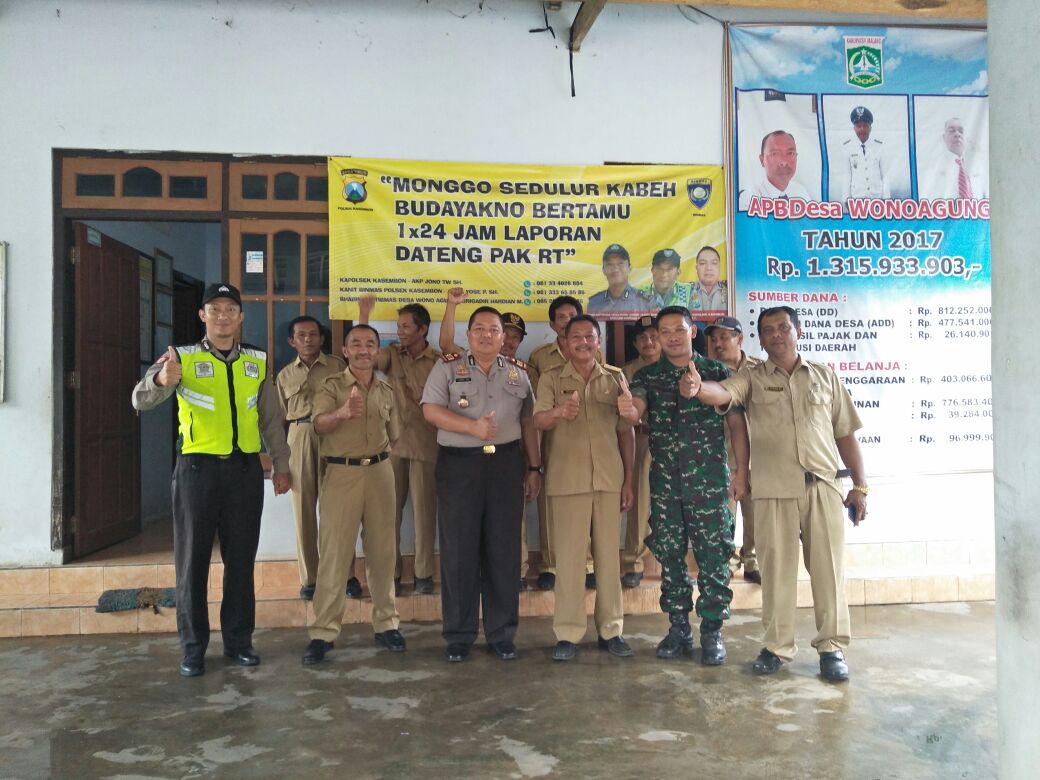 Untuk Bersama Sama Menjaga Keamanan WilayahKapolsek Kasembon Polres Batu Patroli Ke Perangkat Desa Menjalin Sinergitas