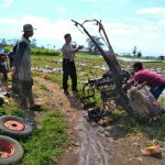 Tingkatkan Ketahanan Pangan Bhabinkamtibmas Desa Pendem Polsek Junrejo Polres Batu Sambang Petani