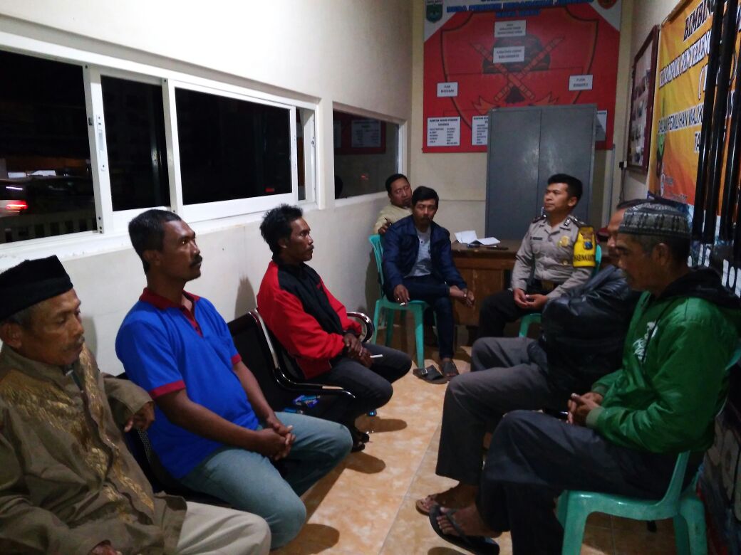 Bhabinkamtibmas Desa Pendem Polsek Junrejo Polres Batu hadiri pertemuan pengurus Hippam desa Pendem