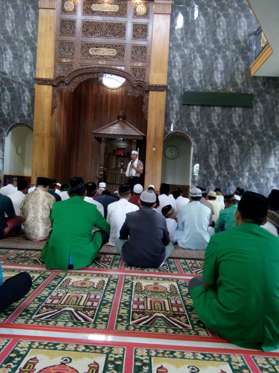 Polres Batu Melaksanakan Jumat barokah Di Jamaah Masjid Lahor