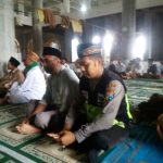 Bhabinkamtibmas Polsek Pujon Polres Batu Menghadiri Pengajian Menyambut Isra’ Mi’raj Di Masjid Nurul Huda