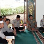 PC Bhayangkari menggelar Do`a Bersama di Masjid Roudlotul Amni Polres Batu
