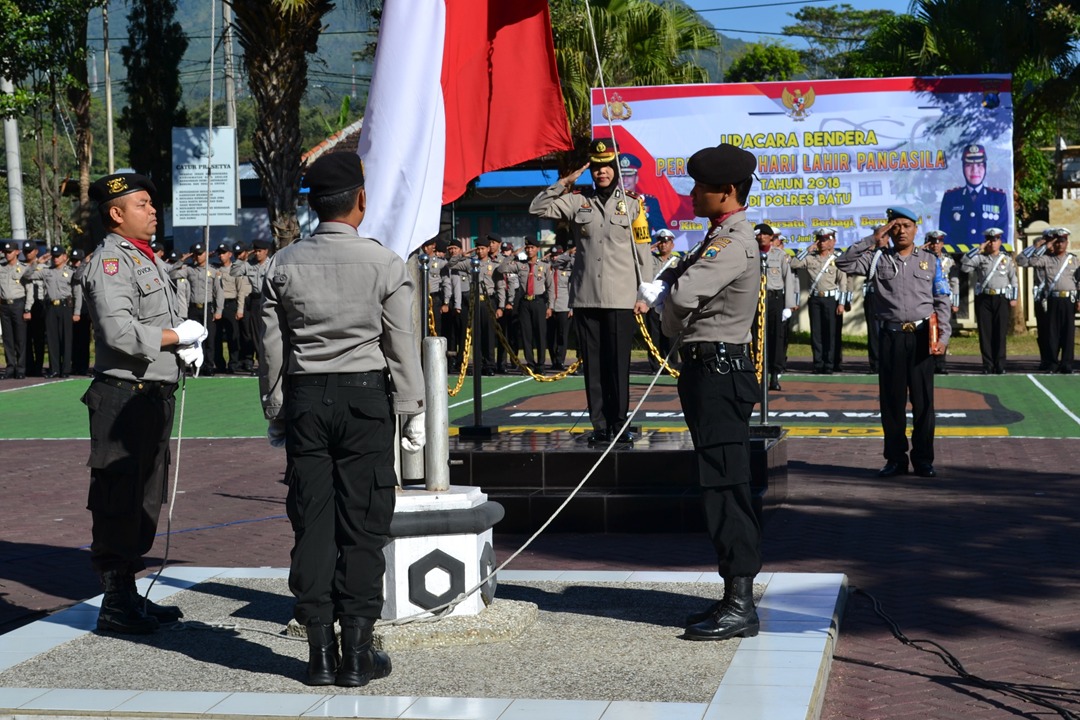 Wakapolres Batu Pimpin Upacara Peringatan Hari Lahir Pancasila
