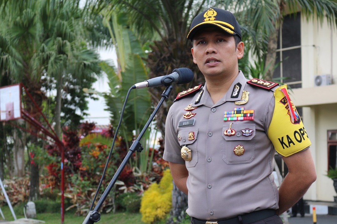 Apresiasi Anggota, Kapolres Batu Pimpin Pelaksanaan Apel Lengkap