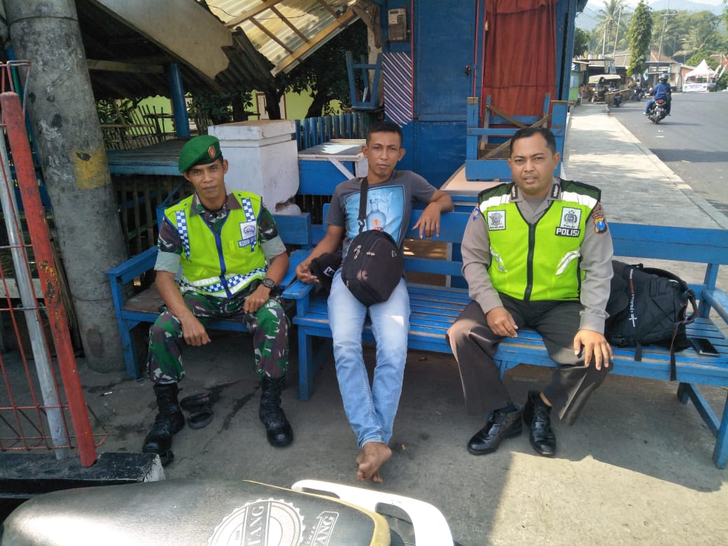 Bhabinkamtibmas Polsek Pujon Polres Batu Sambangi Komunitas Arisan Ibu-ibu