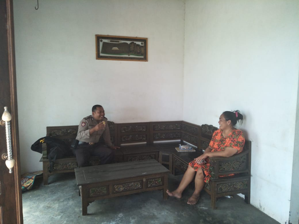 Giat Sambang Warga, Bhabinkamtibmas Desa Bayem Polsek Kasembon Polres Batu Sambang Warga