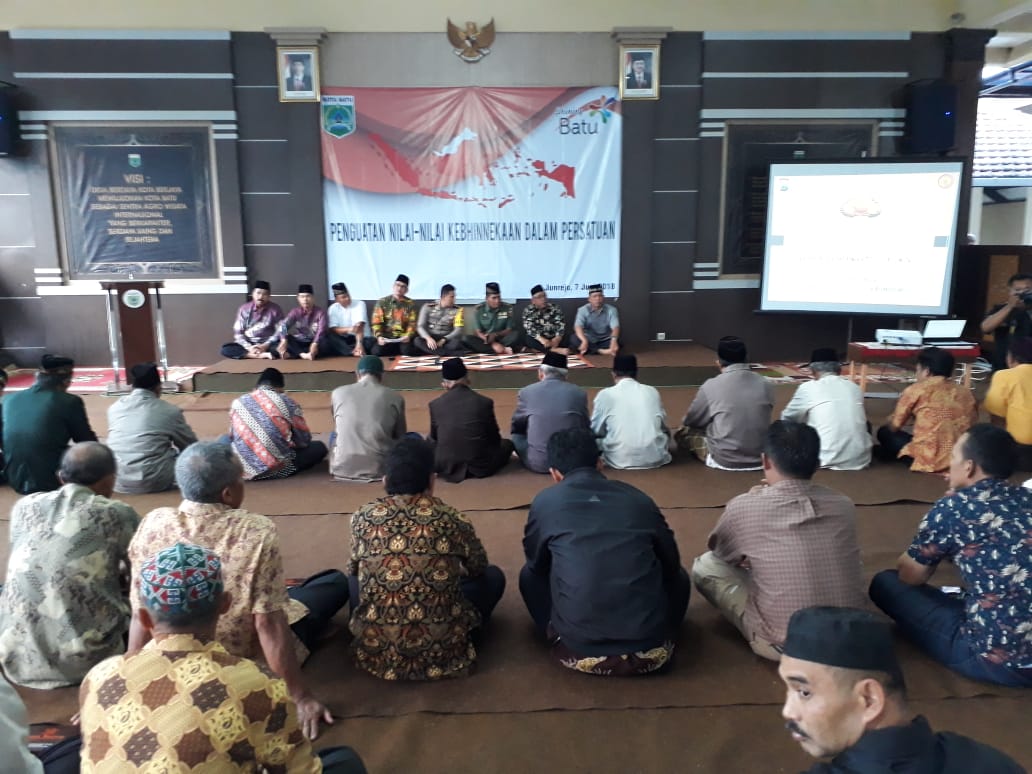 Kapolres Batu adakan diskusi penguatan nilai nilai kebhinekaan dalam persatuan.