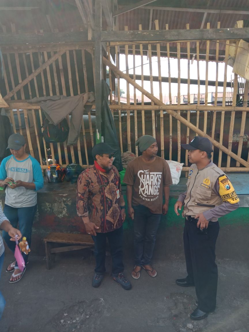 Bhabin Kelurahan Temas Polsek Batu Satgas Kemitraan Sambang Juru Parkir Pasar Batu