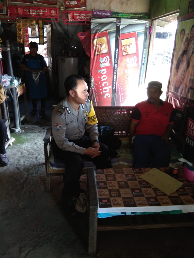 Lakukan DDS Bhabinkamtibmas Kelurahan Ngaglik Polsek Batu Kota Ajak Warga Tingkatkan Kamtibmas di Lingkungan cegah masuknya Paham Radikalisme/Terorisme