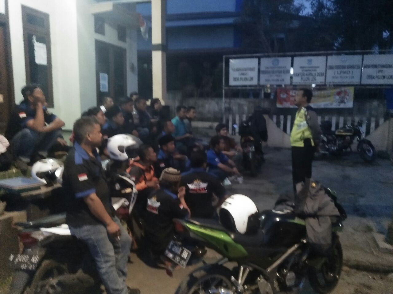 P.S Kanit Binmas Polsek Pujon Polres Batu Sosialisasi Tertib Berlalu Lintas Kepada Club Motor