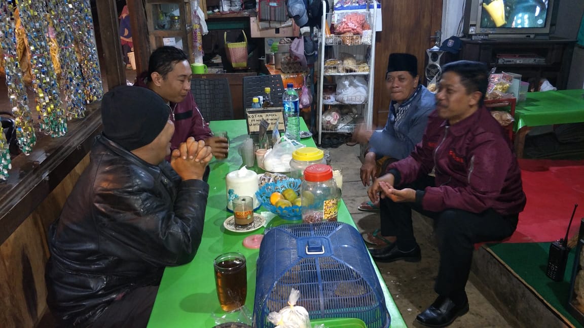 Giat Sambang, Anggota Pos Pengamanan Ngantang Cangkruan Bersama Pemudik