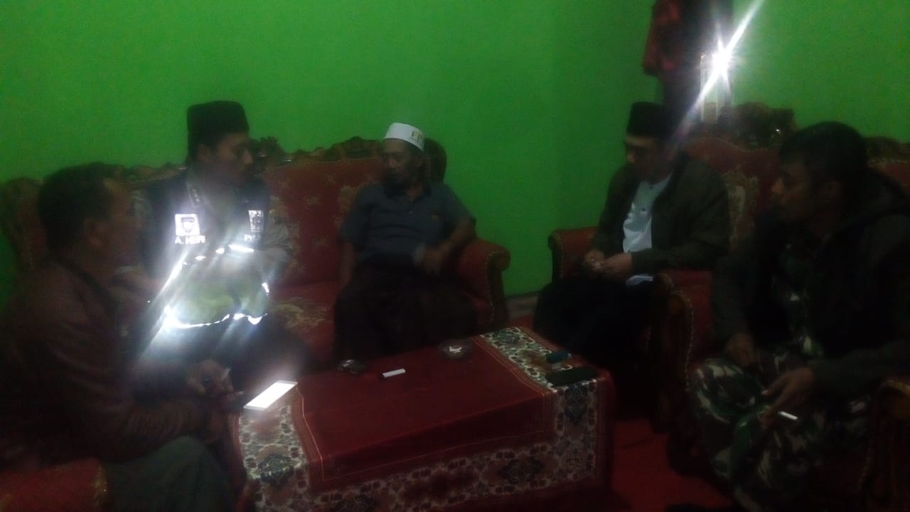 Bhabin Polsek Pujon Polres Batu (3 pilar) Silaturrahmi Ke Tokoh Masyarakat Desa Pujonlor