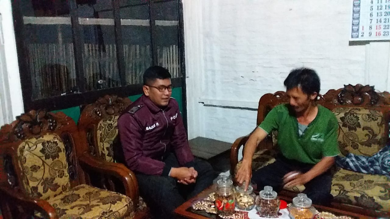 Bhabin Polsek Pujon Polres Batu Giat Sambang Dan Silaturrahmi Kepada Warga Desa Tawangsari