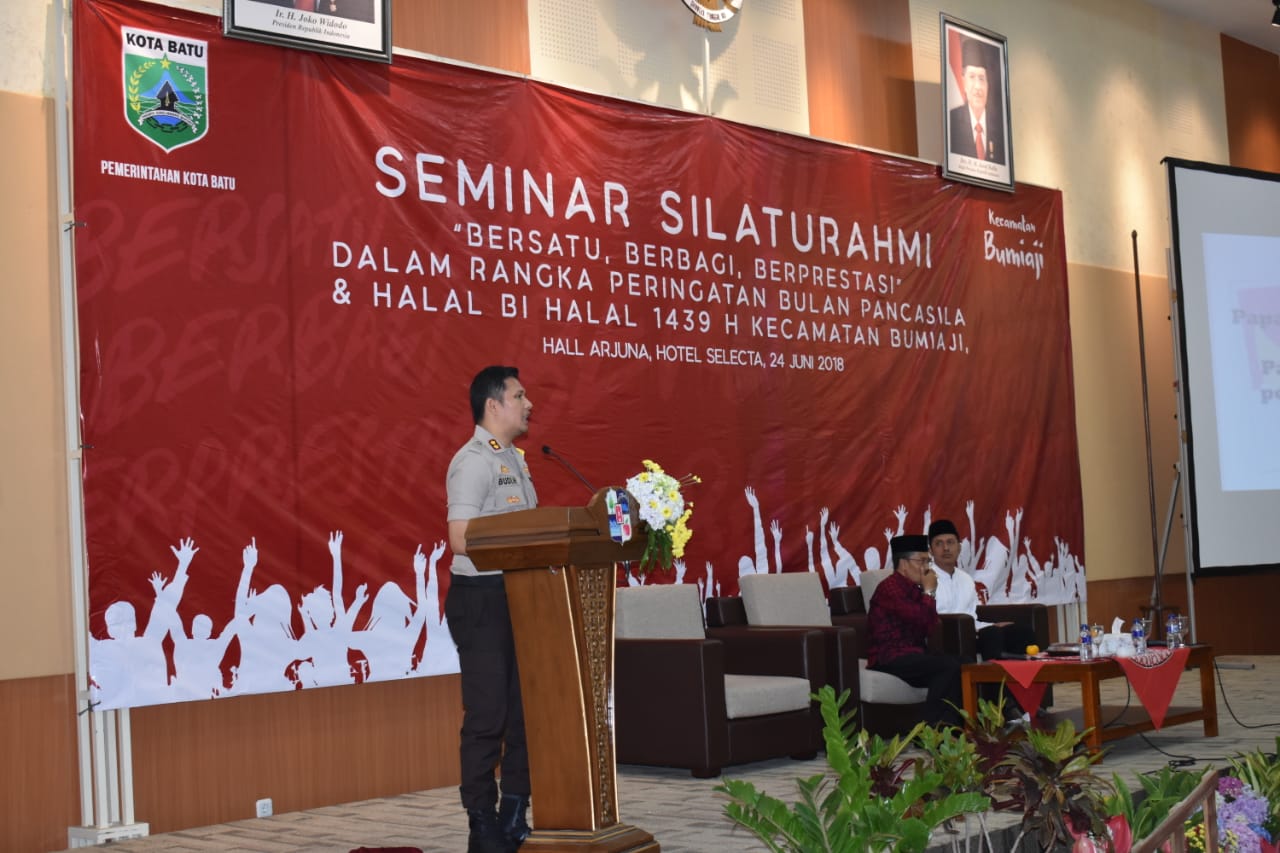 Kapolres Batu sebagai Narasumber Seminar Silaturahmi Dalam Rangka Memperingati Bulan Pancasila