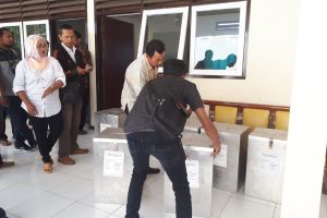 Polri Pengamanan kegiatan rapat pleno rekapitulasi penghitungan suara dalam pemilihan Gubernur dan Wakil Gubernur Jawa timur tahun 2018 ditingkat Kecamatan Junrejo