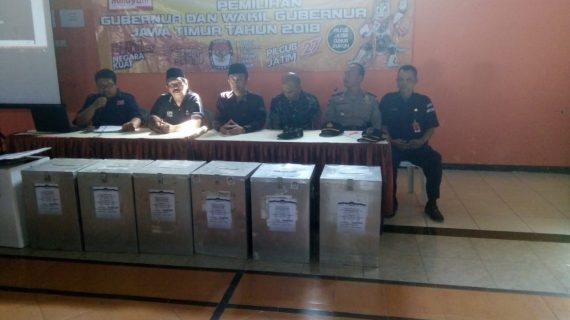 Rapat pleno rekapitulasi penghitungan suara pilgub jatim 2018 yg dilaksanakan di Gedung Serba Guna kecamatan Ngantang