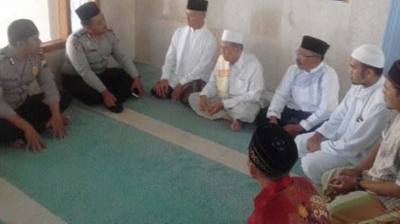 Kemakmuran Masjid Binmas Polsek Batu Kota Mengajak Warga Tolak Paham Radikalisme/Terorisme
