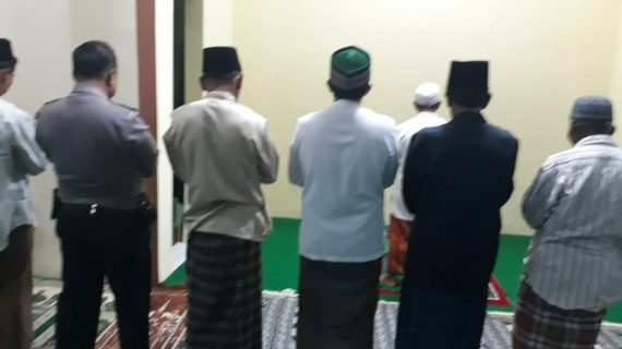 Polsek Batu Polres Batu Makmurkan Masjid Pagi Sholat Subuh Berjamaah