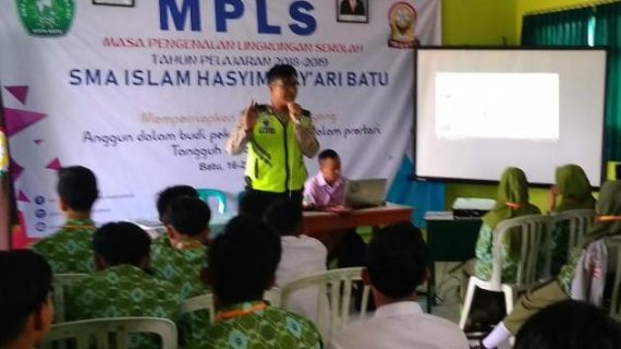 Kegiatan MPLS Binmas Polsek Batu Kota Kepada Pelajar SMA Hasyim Asy’ari Batu