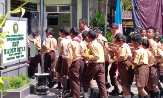 Bhabin Desa Sidomulyo Polsek Batu Kota Berkunjung ke SMP Raden Fatah melakukan Tatap muka