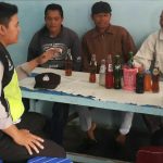 Anggota Bhabin Desa Sumberejo Polsek Batu Polres Batu Memberikan Silaturahmi Kamtibmas Bersama Warga