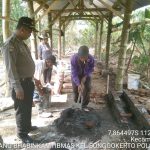 Sambang Desa Jalin Kedekatan Warga Bhabinkamtibmas Kelurahan Songgokerto Polsek Batu Kota Polres Batu Sampaikan Pesan Kamtibmas