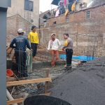 Bhabinkamtibmas Kelurahan Temas Polsek Batu Polres Batu Sampaikan Pesan Kamtibmas Sambang Pekerja Bangunan