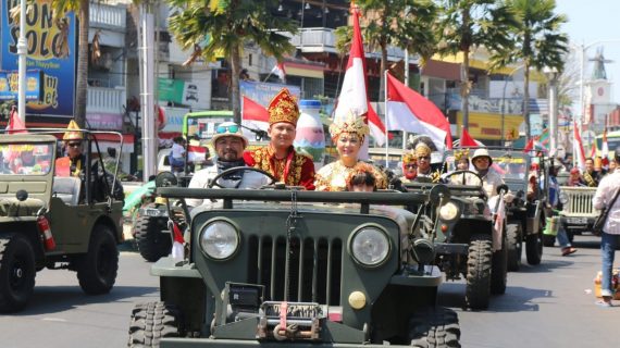 Kapolres Batu bersama Forkopimda meriahkan Karnaval dalam rangka memperingati HUT Kemerdekaan RI ke 73