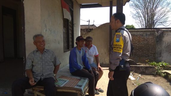 Buktikan kedekatan dengan Masyarakat Bhabin Kamtibmas Kelurahan Ngaglik Polsek Batu Kota berikan binluh kepada warga binaan